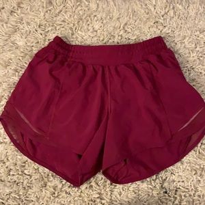 Lululemon hot ty hot shorts 6 long